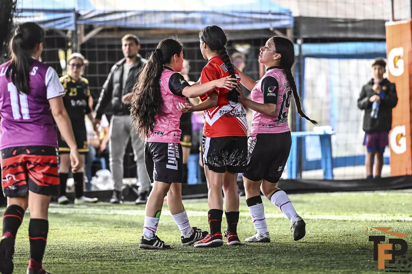 f8 femenino puskas league5